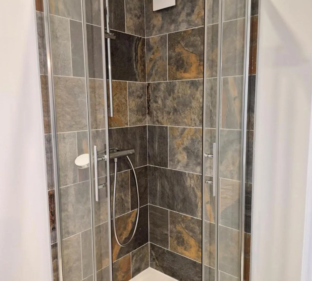 Gite Le Zenith - 3 Chambres, 3 Salles De Bain - Proche Cnpe Et Pipa Lagnieu Apartamento